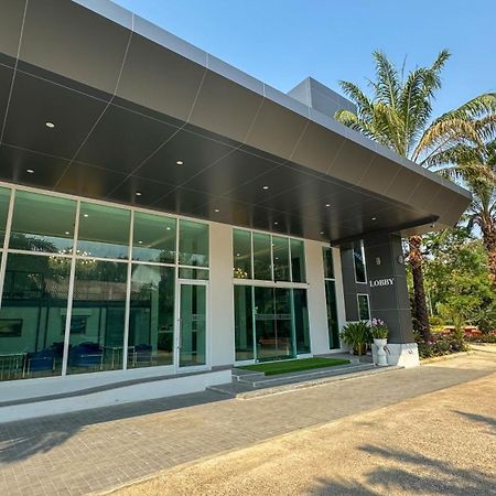 Baan Suan Khun Ta And Golf Resort Ubon Ratchathani Dış mekan fotoğraf