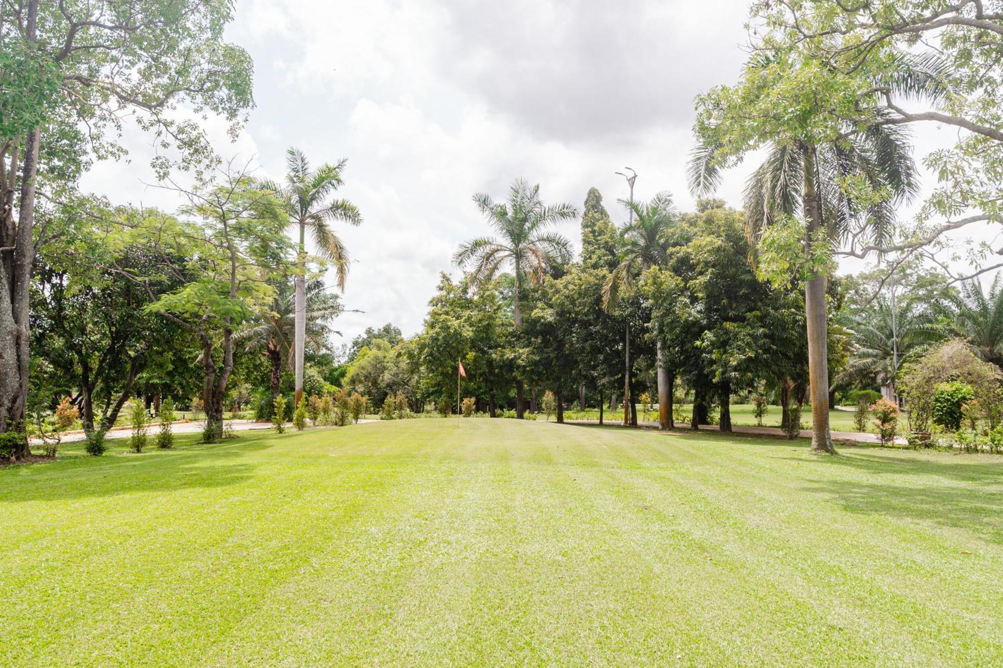 Baan Suan Khun Ta And Golf Resort Ubon Ratchathani Dış mekan fotoğraf