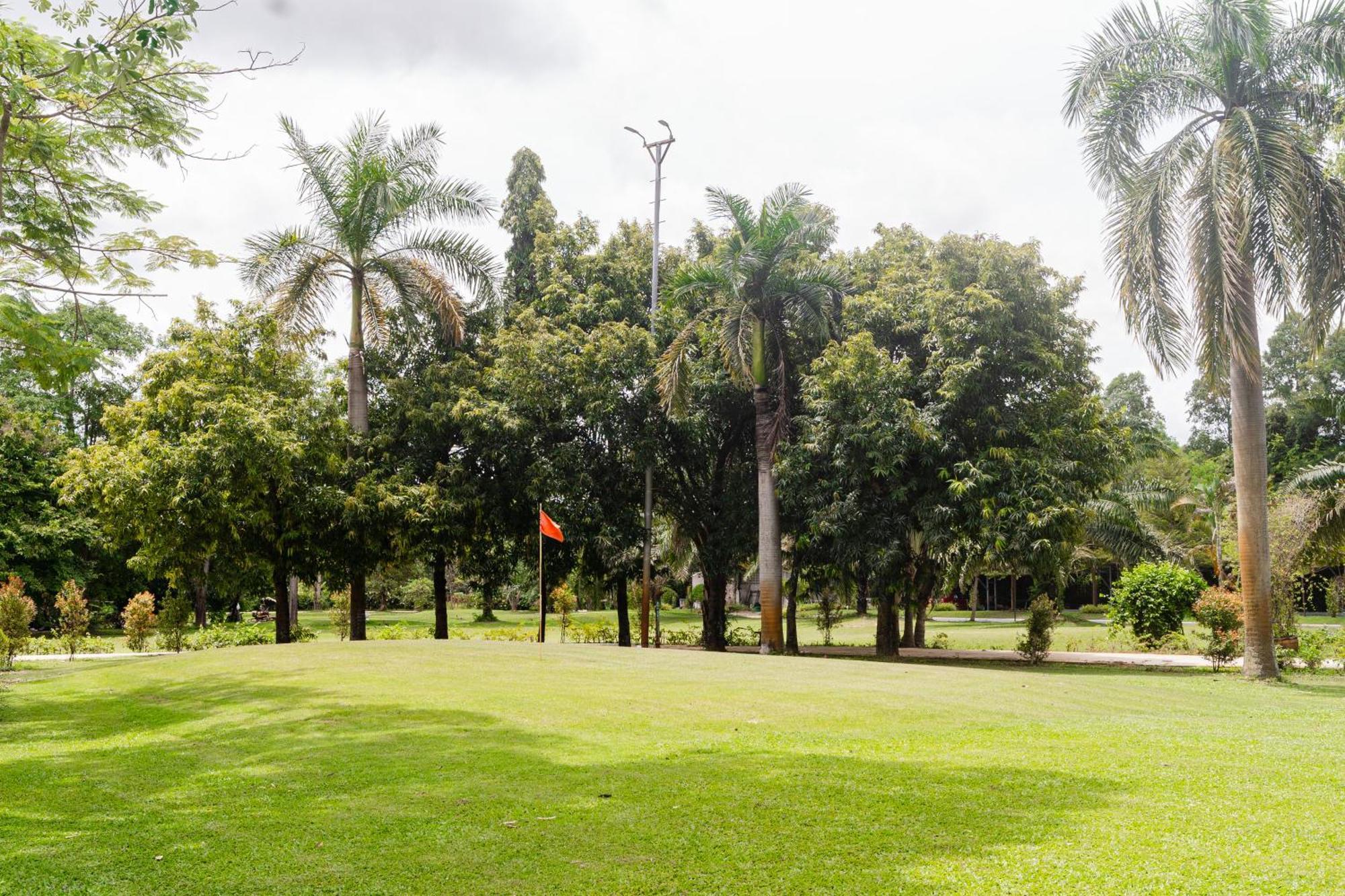 Baan Suan Khun Ta And Golf Resort Ubon Ratchathani Dış mekan fotoğraf
