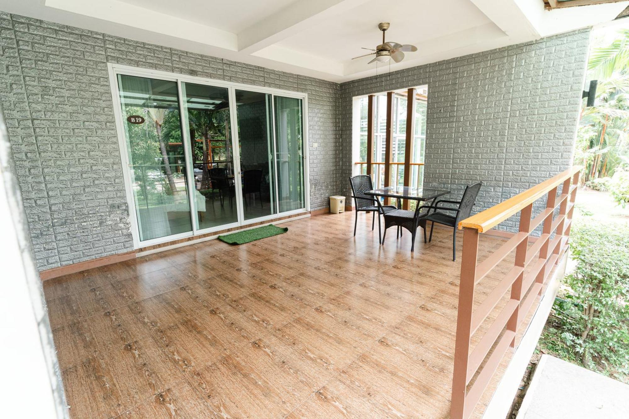 Baan Suan Khun Ta And Golf Resort Ubon Ratchathani Dış mekan fotoğraf